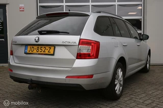 Škoda Octavia Skoda Octavia Combi 1.2 TSI Greentech Ambition ECC/NAVI/PDC - afbeelding nr 8