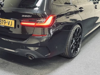 BMW 3 Serie BMW 3 Serie Touring 320i M-Sport | 20