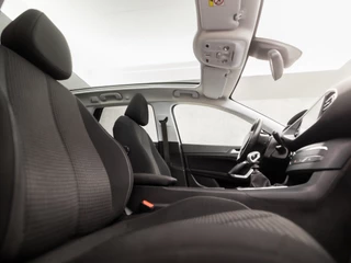 Peugeot 308 (PANORAMADAK, APPLE CARPLAY, GROOT NAVI, PARKEERSENSOREN, SPORTSTOELEN, GETINT GLAS, CRUISE, NIEUWE APK, NIEUWSTAAT) - afbeelding nr 8