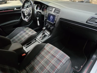 Volkswagen Golf Volkswagen Golf 2.0 TSI GTI Performance Navigatie LED Cruise PDC 19