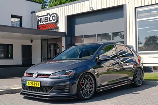 Volkswagen Golf - 206945290-0