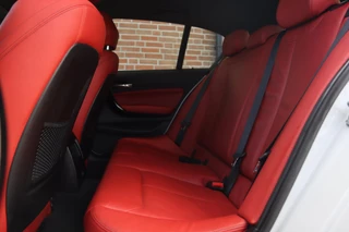 BMW 1 Serie BMW 1-serie 118i / LEDER / CAMERA / CRUISE / LED / STOELVERW / 17'' - afbeelding nr 17