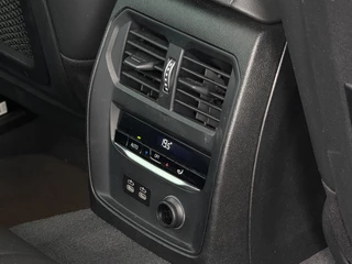 BMW 3 Serie BMW 3-serie 320i Executive Sport Sportstoelen|Sfeer|Dealer Onderhouden - afbeelding nr 25