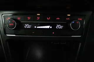Volkswagen Polo Volkswagen Polo 2.0 TSI GTI (PANORAMADAK, NL-AUTO, NAVIGATIE, ACHTERUITRIJCAMERA, AUTOMAAT, CRUISE ADAPTIEF, PARKEERSENSOREN) - afbeelding nr 22
