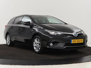 Toyota Auris Toyota Auris 1.8 Hybr. Aspiration | Camera | Cruise control |  Navigatie | Trekhaak | Climate control | DAB - afbeelding nr 28