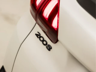 Peugeot 2008 (NAVIGATIE, CRUISE, PARKEERSENSOREN, TREKHAAK, SPORTSTOELEN, ELEK PAKKET, XENON, NIEUWSTAAT) - afbeelding nr 27