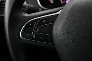 Renault Mégane Renault Mégane 1.3 TCe Limited | Carplay | Keyless | Navigatie |  Climate control | Parkeerhulp | Cruise control | DAB | Bluetooth - afbeelding nr 12
