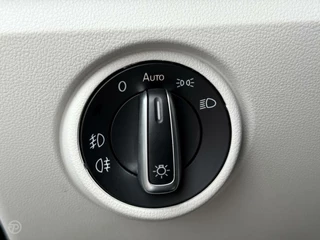 Volkswagen up! Volkswagen Up! 1.0 BMT high up! Stoelverwarming Cruise Control DAB Climate Control 16” PDC - afbeelding nr 20