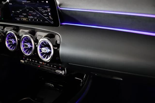 Mercedes-Benz A-Klasse Mercedes-Benz A-klasse 200 AMG 45 Look / Aut / 163 Pk / Navi / Camera / Cruise Control / F1 Flippers / Open Panoramadak / Led / 20 - afbeelding nr 27