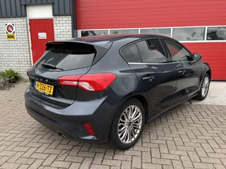Ford Focus Ford Focus 1.0 EcoBoost Titanium Business FULL LED / KEYLESS / CAMERA / STOELVERW / STUURVERW / ACC / PDC / NL-AUTO - afbeelding nr 2