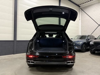 Audi Q5 Audi Q5 55 TFSI e quattro Competition 367PK S-Line PANO/LUCHTVERING/TREKHAAK/360CAMERA/MASSAGE/KEYLESS/MATRIX/VIRTUAL/CARPLAY/SFEER/19