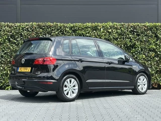 Volkswagen Golf Sportsvan Volkswagen Golf Sportsvan 1.0 TSI Connected Series, NL AUTO, NAP, ECC-AIRCO, NAVI, DODEHOEK, CRUISE, CAMERA, PARKEERSENSOREN, TREKHAAK, LICHTMETAAL 16