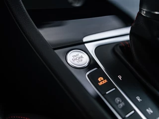 Volkswagen Golf Volkswagen Golf 2.0 TSI GTI Performance Pano Alcantara VOL!! - afbeelding nr 40