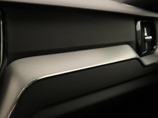 Volvo XC60 Volvo XC60 T6 PLUG-IN HYBRID PLUS DARK SCHUIFDAK CAMERA HARMAN KARDON ACC B - afbeelding nr 30