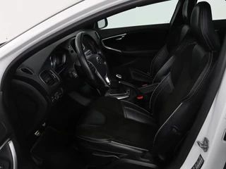 Volvo V40 Volvo V40 2.0 D2 R-Design | Stoelverwarming | Trekhaak |  Xenon | Leder/Alcantara | Navigatie | Parkeerhulp | Climate control - afbeelding nr 4