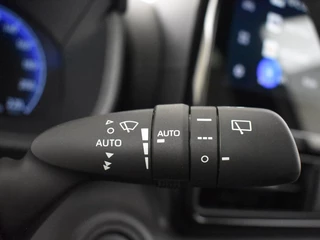 Toyota Yaris Toyota Yaris 1.5 Hybrid 130 Executive | Stuur en Stoelverwarming | PDC V+A | - afbeelding nr 23
