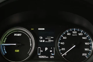 Mitsubishi Outlander Mitsubishi Outlander 2.0 PHEV Instyle+ | Schuifdak | Leder |  Stoel & stuurverwarming | Trekhaak | 360 camera | Adaptive cruise | Xenon | Climate control | Keyless - afbeelding nr 32