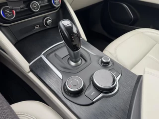 Alfa Romeo Stelvio Leder | Keyless | Elek. achterklep | Camera - afbeelding nr 28