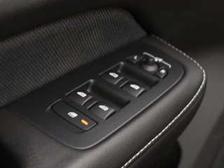 Volvo V60 Volvo V60 T8 PLUG-IN HYBRID AWD R-DESIGN HARMAN KARDON CAMERA DAB+ - afbeelding nr 15