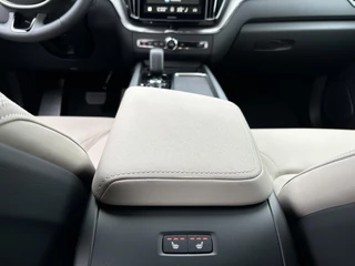 Volvo XC60 Volvo XC60 2.0 T6 Plug-in hybrid AWD Essential | Modeljaar 2026 | Forest Lake | Driver Assist | Climate pack | Park Assist - afbeelding nr 15