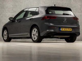 Volkswagen Golf Automaat (APPLE CARPLAY, GROOT NAVI, SFEERVERLICHTING, SPORTSTOELEN, DAB+, ADAPTIVE CRUISE, PARKEERSENSOREN, NIEUWE APK, NIEUWSTAAT) - afbeelding nr 3