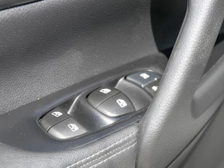 Nissan QASHQAI Nissan QASHQAI 1.3 DIG-T 160PK Automaat N-Connecta | TREKHAAK | CAMERA | 1.500KG TREKGEW. | - afbeelding nr 16