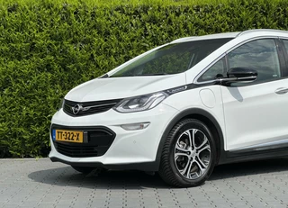 Opel Ampera-e Opel Ampera-e Business executive 60 kWh, NL AUTO, NAP, BOSE, LEDER, NAVI, CRUISE, KEYLESS, CAMERA, DODEHOEK, ECC-AIRCO, STOEL/STUURVERWARMING, LICHTMETAAL 17
