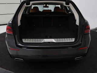 BMW 5 Serie BMW 5-serie 530e Business Edition Plus | LaserLight | Leder |  Stoelverwarming | Carplay | Live Cockpit | Navigatie | Memory | Parkeerhulp | Climate control - afbeelding nr 13
