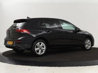Volkswagen Golf Volkswagen Golf 1.0 TSI Life | Stoel & stuurverwarming | Carplay |  Adaptive cruise | Navigatie | Sfeerverlichting | Full LED | Parkeerhulp | Getint glas - afbeelding nr 31
