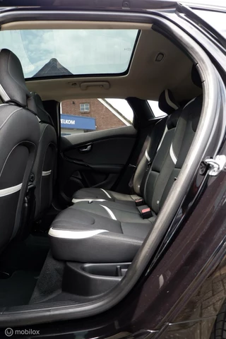 Volvo V40 Volvo V40 MY19 T3 153PK GEARTRONIC DYNAMIC EDITION LUXERY | PANODAK | HARMAN KARDON | CAMERA | KEYLESS - afbeelding nr 9