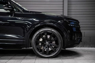 Volkswagen Touareg Volkswagen Touareg R 3.0 TSi eHybrid 4MOTION | Full Option | Panodak | Massage | Trekhaak | Black Style | 21 inch | - afbeelding nr 9