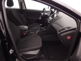 Ford Focus TREKHAAK / NAVI / CLIMA / PDC / BLUETOOTH / CRUISE - afbeelding nr 35