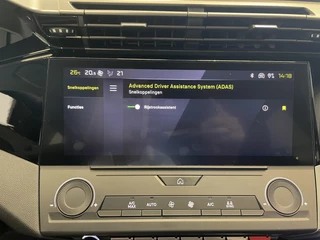 Peugeot 308 Peugeot 308 SW 1.6 PHEV 180pk Active Pack Business Navigatie Carplay PDC VA + Camera 17