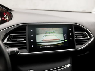 Peugeot 308 (PANORAMADAK, NAVIGATIE, CLIMATE, LEDER/ALCANTARA, CAMERA, LED KOPLAMPEN, SPORTSTOELEN, PARKEERSENSOREN, CRUISE, NIEUWE APK, NIEUWSTAAT) - afbeelding nr 16