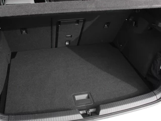 Volkswagen Golf Volkswagen Golf 1.5 eTSI 150pk DSG R-Line | Panorama dak | Navigatie | Apple Carplay/Android Auto | Climate Control | Camera | Dab | Extra Getint Glas | Adaptive Cruise Control | Virtual Cockpit | Lichtmetalen Velgen - afbeelding nr 37