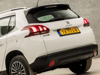 Peugeot 2008 Automaat (APPLE CARPLAY, NAVIGATIE, CAMERA, CLIMATE, CRUISE, SPORTSTOELEN, PARKEERSENSOREN, NIEUWE APK, NIEUWSTAAT) - afbeelding nr 11