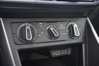 Volkswagen Polo Volkswagen Polo 1.0 TSI Comfortline CarPlay | Navigatie | LM-velgen | NAP - afbeelding nr 17