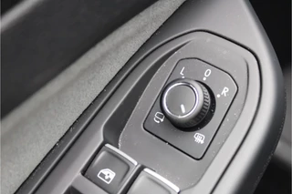Volkswagen Golf Volkswagen Golf 1.5 eTSI R-Line | VOL! | H/K | HuD | Pano - afbeelding nr 12