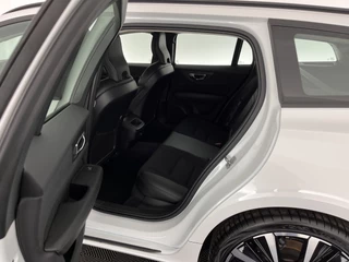Volvo V60 Volvo V60 2.0 D4 Momentum Maxton-Design *FULL-LED | LEATHER-MICROFIBRE | DIGI-COCKPIT | NAVI-FULLMAP | HEATED-COMFORTSEATS | ECC | PDC | CRUISE | LANE-ASSIST | CARPLAY | 20''ALU * - afbeelding nr 9