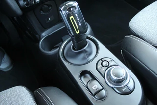 MINI Electric Mini Mini Electric MINI Electric 33 SE kWh/Navi/Carplay/Zwart dak - afbeelding nr 18