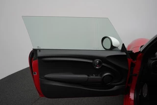 MINI Cooper Mini Mini 1.5 Cooper Chili Serious Business | John Cooper Works Chili Pakket | Keyless Entry | lederen bekleding | Navigatie | Parkeersensoren | verwarmde voorstoelen - afbeelding nr 10