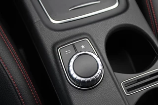 Mercedes-Benz GLA Mercedes-Benz GLA 180 Business Solution AMG / Camera / Apple CarPlay / Half leder / 19'' / Navigatie / Stoelverwarming / Cruise Control - afbeelding nr 28