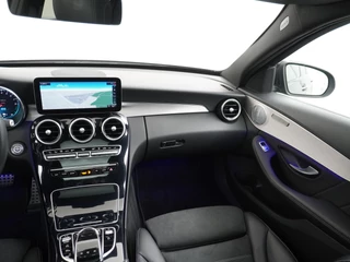 Mercedes-Benz C-Klasse Mercedes-Benz C-Klasse Estate 300e AMG // Burmester // Panoramadak // Distronic // MultiBeam LED // 360 Camera // Carplay // Night pakket - afbeelding nr 19