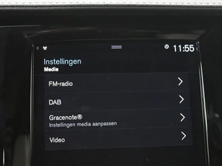 Volvo V90 Volvo V90 2.0 T8 AWD R-Design | Panoramadak | Head-Up | Trekhaak | Stoel & stuurverwarming | Leder | 360 camera | Luchtvering | Harman/Kardon | Adaptive cruise | Achterbankverwarming - afbeelding nr 36
