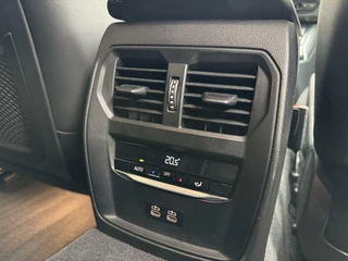 BMW 3 Serie BMW 3-serie Touring 330e Automaat | Leer | Adaptieve cruise control | DAB radio | Getint glas | LED verlichting | Stoelverwarming | Audio installatie | Apple CarPlay | Parkeersensoren voor en achter - afbeelding nr 52