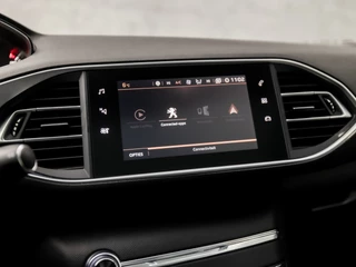 Peugeot 308 Automaat (PANORAMADAK, APPLE CARPLAY, GROOT NAVI, MASSAGE, STOELVERWARMING, LEDER, 360 CAMERA, SPORTSTOELEN, LANE ASSIST, KEYLESS, DAB+, NIEUWE APK, NIEUWSTAAT) - afbeelding nr 29