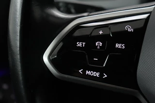 Volkswagen ID.3 Volkswagen ID.3 First Plus 58 kWh | Stoel & stuurverwarming |  Adaptive cruise | Matrix LED | Carplay | Keyless | Navigatie | Camera | Navigatie - afbeelding nr 14