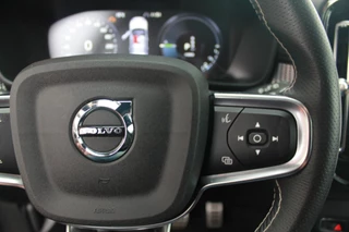 Volvo XC40 Volvo XC40 T5 Recharge R-Design | Panoramadak | Stoelverwarming | Parkeercamera | Keyless | Glossy Black - afbeelding nr 21