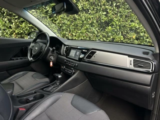 Kia Niro Kia Niro 1.6 GDi Hybrid ExecutiveLine, NL AUTO, NAP, ECC-AIRCO, LEDER, NAVI, CAMERA, PARKEERSENSOREN, LICHTMETAAL 18