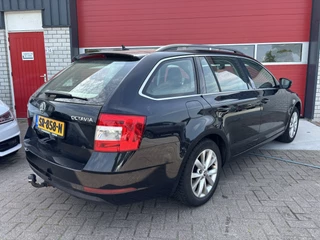 Škoda Octavia Škoda Octavia Combi 1.6 TDI Greentech Ambition Business 1500KG TREK / TREKHAAK / NAVI / CLIMA / PDC / BLUETOOTH / CRUISE / ACC / NL-AUTO - afbeelding nr 2